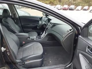 ✅ 2011 Hyundai Sonata SE • VIN: 5NPEC4AC5BH013913 • Lot: 43388730. Listed on IAAI with 137,998 mi. Free auction sales archive from the USA and detailed vehicle history report at DreamBid. Image 5.