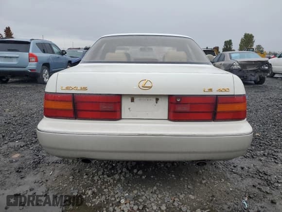 ✅ 1994 Lexus LS • VIN: JT8UF11EXR0201304 • Lot: 78466554. Wystawiony na Copart z przebiegiem 176 993 mil. Bezpłatny archiwum sprzedaży aukcyjnych z USA i szczegółowy raport historii pojazdu na DreamBid. Zdjęcie 6.