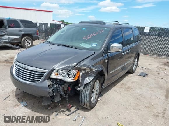 ✅ 2014 Chrysler Town & Country Touring L • VIN: 2C4RC1CGXER468540 • Лот: 42216258. Опубликован ранее на IAAI с пробегом 175 582 миль. Бесплатный доступ к архиву аукционных продаж из США и подробный отчёт об истории автомобиля на DreamBid. Изображение 17.