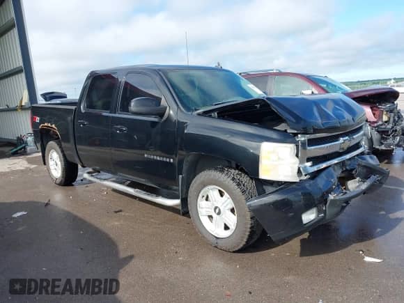 2007 Chevrolet Silverado 1500 1LT with VIN 3GCEK13MX7G532298, listed as a IAAI auction lot 42661195 with 136,960 mi miles and . Bid and sale history available at DreamBid. Image 1.