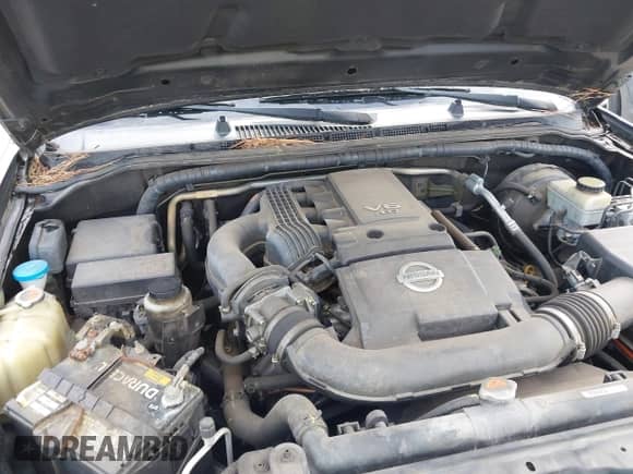 2013 Nissan Frontier SV z VIN 1N6AD0EV1DN763745, wystawiony jako IAAI lot #43379708 z przebiegiem 106 937 mil mil oraz . Historia ofert i sprzedaży dostępna na DreamBid. Obrazek 10.