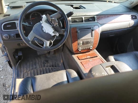 ✅ 2013 Chevrolet Suburban LTZ • VIN: 1GNSCKE0XDR374953 • Lot: 69273055. Wystawiony na Copart z przebiegiem Nie podano. Bezpłatny archiwum sprzedaży aukcyjnych z USA i szczegółowy raport historii pojazdu na DreamBid. Zdjęcie 8.