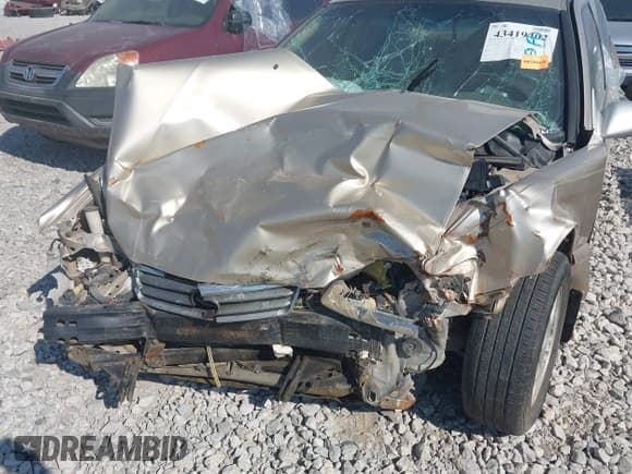 ✅ 2000 Toyota Camry LE • VIN: JT2BG22KXY0404152 • Лот: 43419402. Опубликован ранее на IAAI с пробегом Не указан. Бесплатный доступ к архиву аукционных продаж из США и подробный отчёт об истории автомобиля на DreamBid. Изображение 6.