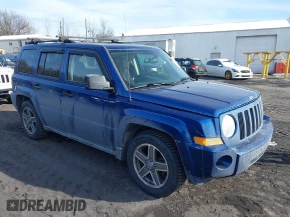 ✅ 2009 Jeep Patriot Sport • VIN: 1J4FF28B29D217155 • Lot: 43828978. Listed on IAAI with 173,160 mi. Free auction sales archive from the USA and detailed vehicle history report at DreamBid. Image 1.