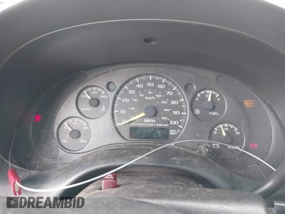 2000 Chevrolet Blazer LS z VIN 1GNCS13W8Y2126188, wystawiony jako IAAI lot #42295713 z przebiegiem 237 340 mil mil oraz . Historia ofert i sprzedaży dostępna na DreamBid. Obrazek 7.