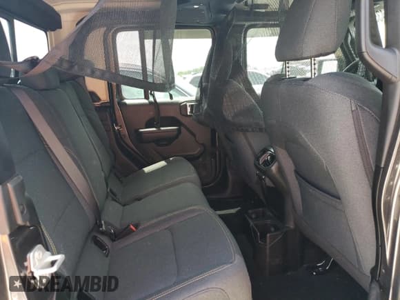 ✅ 2024 Jeep Gladiator Sport • VIN: 1C6HJTAG3RL109570 • Lot: 56641435. Wystawiony na Copart z przebiegiem 9 163 mil. Bezpłatny archiwum sprzedaży aukcyjnych z USA i szczegółowy raport historii pojazdu na DreamBid. Zdjęcie 11.