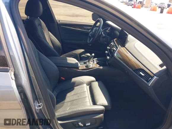 ✅ 2020 BMW 5 Series 540i • VIN: WBAJS1C0XLWW78639 • Lot: 42004341. Listed on IAAI with 54,822 mi. Free auction sales archive from the USA and detailed vehicle history report at DreamBid. Image 5.