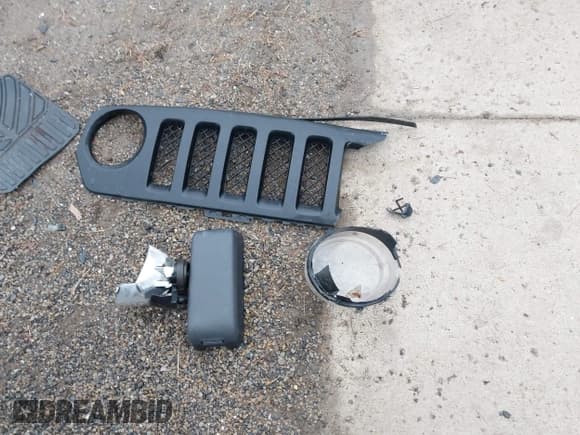 ✅ 2014 Jeep Patriot Latitude • VIN: 1C4NJPFB5ED533403 • Лот: 43738438. Опубликован ранее на IAAI с пробегом 176 057 миль. Бесплатный доступ к архиву аукционных продаж из США и подробный отчёт об истории автомобиля на DreamBid. Изображение 11.