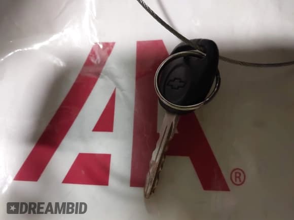 ✅ 2002 Chevrolet Tahoe LS • VIN: 1GNEC13VX2R155011 • Lot: 43877699. Listed on IAAI with 293,217 mi. Free auction sales archive from the USA and detailed vehicle history report at DreamBid. Image 11.