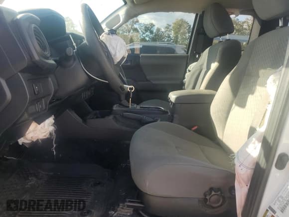 ✅ 2022 Toyota Tacoma SR • VIN: 3TYRX5GNXNT041391 • Lot: 82438535. Wystawiony na Copart z przebiegiem 50 562 mil. Bezpłatny archiwum sprzedaży aukcyjnych z USA i szczegółowy raport historii pojazdu na DreamBid. Zdjęcie 7.