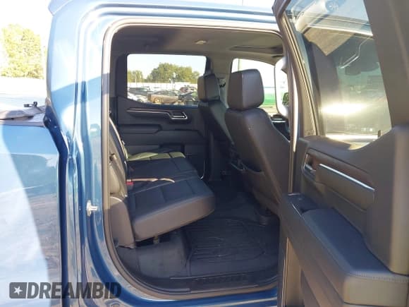 ✅ 2024 GMC Sierra 1500 SLT • VIN: 3GTUUDED3RG330524 • Лот: 43184613. Опубликован ранее на IAAI с пробегом 44 954 миль. Бесплатный доступ к архиву аукционных продаж из США и подробный отчёт об истории автомобиля на DreamBid. Изображение 8.