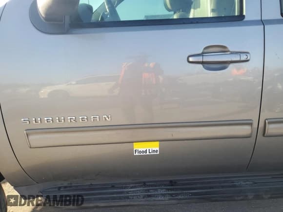 ✅ 2012 Chevrolet Suburban LT • VIN: 1GNSCJE05CR257547 • Lot: 76461984. Wystawiony na Copart z przebiegiem 217 382 mil. Bezpłatny archiwum sprzedaży aukcyjnych z USA i szczegółowy raport historii pojazdu na DreamBid. Zdjęcie 13.