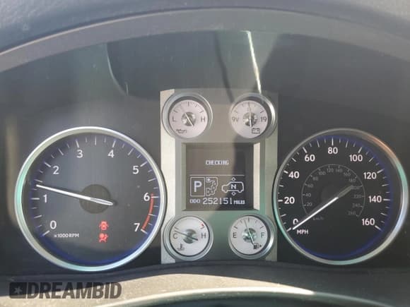 ✅ 2011 Lexus LX 570 • VIN: JTJHY7AX2B4080801 • Lot: 84430685. Wystawiony na Copart z przebiegiem 252 151 mil. Bezpłatny archiwum sprzedaży aukcyjnych z USA i szczegółowy raport historii pojazdu na DreamBid. Zdjęcie 9.