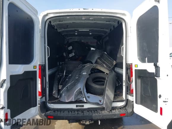 ✅ 2019 Ford Transit • VIN: 1FTBW2CM4KKB73058 • Lot: 43800917. Wystawiony na IAAI z przebiegiem 98 200 mil. Bezpłatny archiwum sprzedaży aukcyjnych z USA i szczegółowy raport historii pojazdu na DreamBid. Zdjęcie 8.