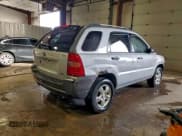 ✅ 2007 Kia Sportage LX • VIN: KNDJE723977447370 • Lot: 93623945. Wystawiony na Copart z przebiegiem 183 828 mil. Bezpłatny archiwum sprzedaży aukcyjnych z USA i szczegółowy raport historii pojazdu na DreamBid. Zdjęcie 3.