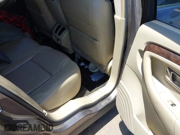 ✅ 2013 Ford Taurus Limited • VIN: 1FAHP2F81DG103664 • Лот: 42224957. Опубликован ранее на IAAI с пробегом 167 911 миль. Бесплатный доступ к архиву аукционных продаж из США и подробный отчёт об истории автомобиля на DreamBid. Изображение 8.