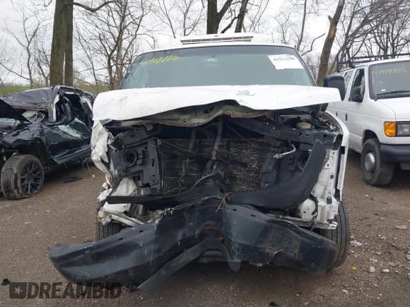 ✅ 2016 GMC Savana Cargo • VIN: 1GTW7BFF2G1300771 • Lot: 41912226. Listed on IAAI with 653,805 mi. Free auction sales archive from the USA and detailed vehicle history report at DreamBid. Image 12.