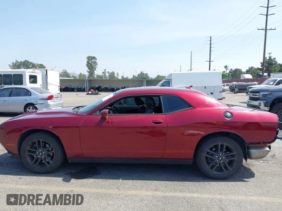✅ 2019 Dodge Challenger SXT • VIN: 2C3CDZGG1KH504522 • Lot: 42488677. Wystawiony na IAAI z przebiegiem 46 872 mil. Bezpłatny archiwum sprzedaży aukcyjnych z USA i szczegółowy raport historii pojazdu na DreamBid. Zdjęcie 15.