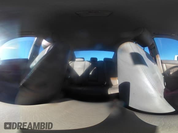 ✅ 2005 Toyota Camry XLE • VIN: 4T1BE30K55U565725 • Lot: 43494615. Wystawiony na IAAI z przebiegiem 246 383 mil. Bezpłatny archiwum sprzedaży aukcyjnych z USA i szczegółowy raport historii pojazdu na DreamBid. Zdjęcie 18.