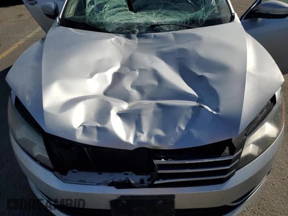 ✅ 2015 Volkswagen Passat S • VIN: 1VWAS7A39FC110212 • Лот: 90086945. Опубликован ранее на Copart с пробегом Не указан. Бесплатный доступ к архиву аукционных продаж из США и подробный отчёт об истории автомобиля на DreamBid. Изображение 11.