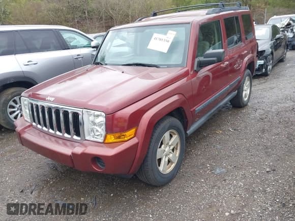 ✅ 2007 Jeep Commander Sport • VIN: 1J8HH48P77C636405 • Lot: 41701350. Wystawiony na IAAI z przebiegiem 139 638 mil. Bezpłatny archiwum sprzedaży aukcyjnych z USA i szczegółowy raport historii pojazdu na DreamBid. Zdjęcie 2.