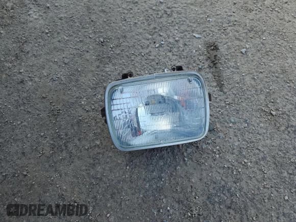 ✅ 1993 Chevrolet S-10 LS • VIN: 1GCCS19Z6P0106798 • Лот: 43982985. Опубликован ранее на Copart с пробегом 323 153 миль. Бесплатный доступ к архиву аукционных продаж из США и подробный отчёт об истории автомобиля на DreamBid. Изображение 12.