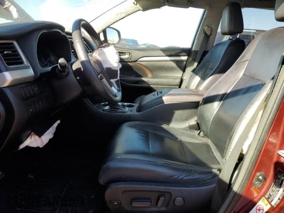 ✅ 2014 Toyota Highlander XLE • VIN: 5TDJKRFH8ES004639 • Лот: 90366685. Опубликован ранее на Copart с пробегом 166 589 миль. Бесплатный доступ к архиву аукционных продаж из США и подробный отчёт об истории автомобиля на DreamBid. Изображение 7.