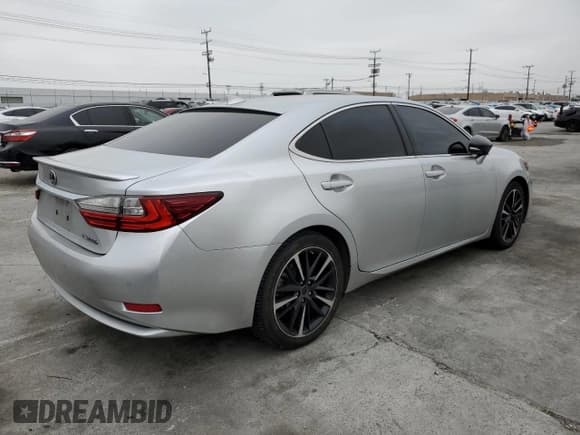 ✅ 2016 Lexus ES 300h • VIN: JTHBW1GG9G2116794 • Lot: 50635095. Wystawiony na Copart z przebiegiem 248 087 mil. Bezpłatny archiwum sprzedaży aukcyjnych z USA i szczegółowy raport historii pojazdu na DreamBid. Zdjęcie 3.