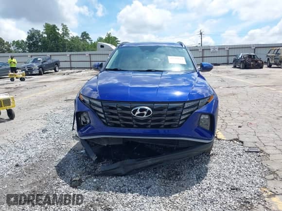 2023 Hyundai Tucson SEL z VIN 5NMJFCAE4PH196713, wystawiony jako IAAI lot #42949944 z przebiegiem 22 921 mil mil oraz . Historia ofert i sprzedaży dostępna na DreamBid. Obrazek 12.