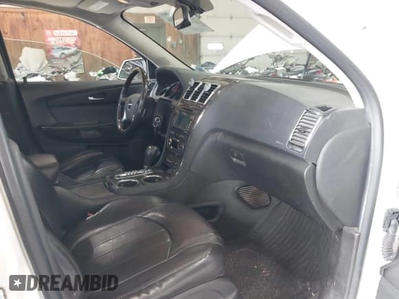 ✅ 2012 GMC Acadia Denali • VIN: 1GKKVTED2CJ257042 • Lot: 43771651. Listed on IAAI with 217,106 mi. Free auction sales archive from the USA and detailed vehicle history report at DreamBid. Image 5.