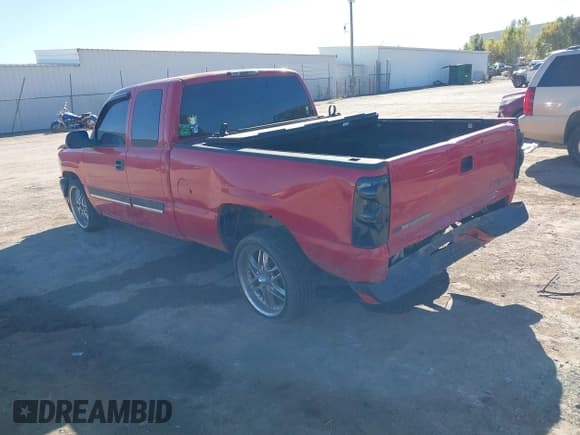 ✅ 2005 Chevrolet Silverado 1500 Work Truck • VIN: 2GCEC19T651322718 • Лот: 43584285. Опубликован ранее на IAAI с пробегом 272 650 миль. Бесплатный доступ к архиву аукционных продаж из США и подробный отчёт об истории автомобиля на DreamBid. Изображение 3.