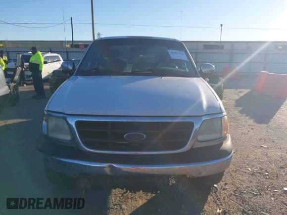 ✅ 2001 Ford F-150 XL • VIN: 1FTRX17W61KF65488 • Lot: 40807535. Listed on IAAI with 298,274 mi. Free auction sales archive from the USA and detailed vehicle history report at DreamBid. Image 11.