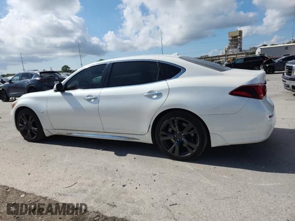 ✅ 2016 Infiniti Q70 • VIN: JN1BY1PP5GM631133 • Lot: 85740895. Wystawiony na Copart z przebiegiem 175 698 mil. Bezpłatny archiwum sprzedaży aukcyjnych z USA i szczegółowy raport historii pojazdu na DreamBid. Zdjęcie 2.