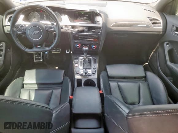 ✅ 2015 Audi S4 Premium Plus • VIN: WAUBGAFLXFA019781 • Lot: 71995725. Wystawiony na Copart z przebiegiem 81 558 mil. Bezpłatny archiwum sprzedaży aukcyjnych z USA i szczegółowy raport historii pojazdu na DreamBid. Zdjęcie 8.