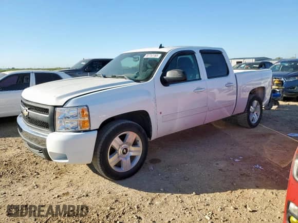 2008 Chevrolet Silverado 1500 1LT z VIN 3GCEC13JX8G266723, wystawiony jako Copart lot #90753765 z przebiegiem 201 476 mil mil oraz Czysty tytuł • Clean title. Historia ofert i sprzedaży dostępna na DreamBid. Obrazek 1.