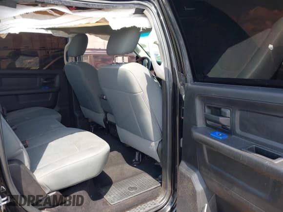 ✅ 2018 Ram 2500 Tradesman • VIN: 3C6UR5CL4JG368003 • Lot: 42207315. Listed on IAAI with 157,200 mi. Free auction sales archive from the USA and detailed vehicle history report at DreamBid. Image 8.