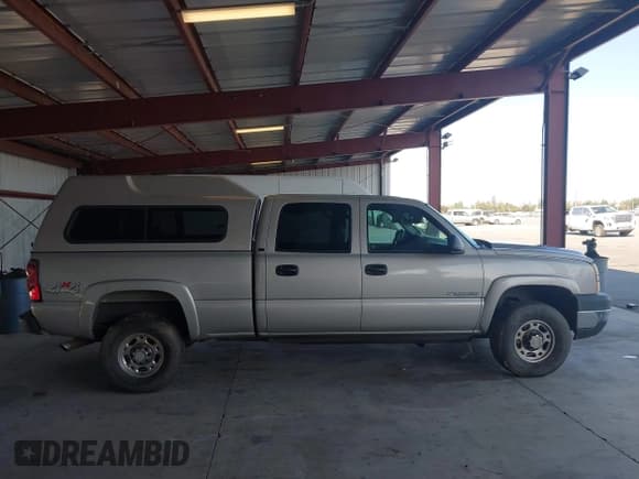 ✅ 2006 Chevrolet Silverado 2500HD LT1 • VIN: 1GCHK23U06F103383 • Лот: 43121005. Опубликован ранее на IAAI с пробегом 302 231 миль. Бесплатный доступ к архиву аукционных продаж из США и подробный отчёт об истории автомобиля на DreamBid. Изображение 13.