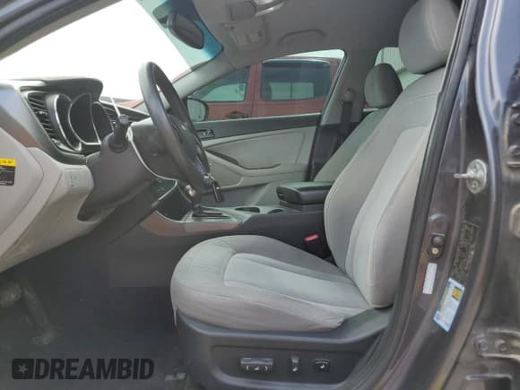 ✅ 2011 Kia Optima LX • VIN: KNAGM4A78B5187786 • Lot: 65009874. Wystawiony na Copart z przebiegiem 179 735 mil. Bezpłatny archiwum sprzedaży aukcyjnych z USA i szczegółowy raport historii pojazdu na DreamBid. Zdjęcie 7.