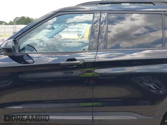 ✅ 2024 Ford Explorer XLT • VIN: 1FMSK7DH0RGA13584 • Lot: 42301824. Wystawiony na IAAI z przebiegiem 10 719 mil. Bezpłatny archiwum sprzedaży aukcyjnych z USA i szczegółowy raport historii pojazdu na DreamBid. Zdjęcie 15.