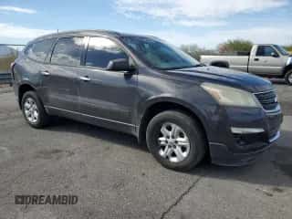 2016 Chevrolet Traverse LS z VIN 1GNKRFKD2GJ145960, wystawiony jako Copart lot #81696635 z przebiegiem 195 532 mil mil oraz Szkoda całkowita • Salvage title. Historia ofert i sprzedaży dostępna na DreamBid. Obrazek 4.