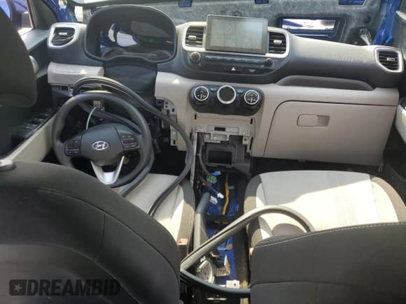 ✅ 2020 Hyundai Venue SEL • VIN: KMHRC8A37LU032104 • Lot: 62115935. Listed on Copart with Not provided. Free auction sales archive from the USA and detailed vehicle history report at DreamBid. Image 8.