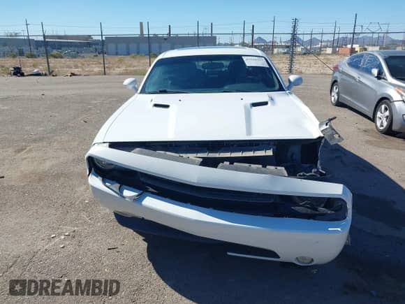 2011 Dodge Challenger R/T z VIN 2B3CJ5DT0BH565702, wystawiony jako IAAI lot #43528357 z przebiegiem 120 653 mil mil oraz . Historia ofert i sprzedaży dostępna na DreamBid. Obrazek 12.