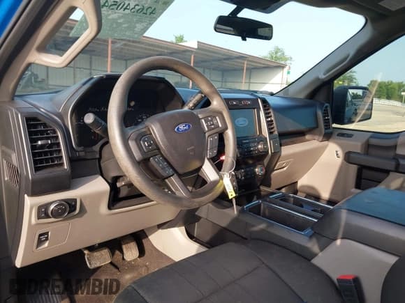 ✅ 2020 Ford F-150 XL • VIN: 1FTEW1CP1LKE93974 • Lot: 42634054. Listed on IAAI with 35,961 mi. Free auction sales archive from the USA and detailed vehicle history report at DreamBid. Image 20.