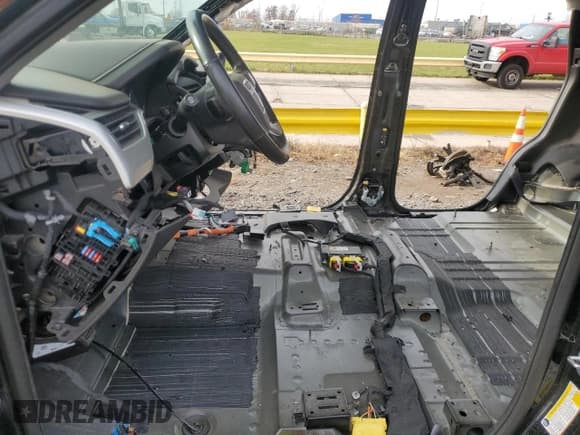 ✅ 2018 GMC Yukon SLE • VIN: 1GKS2AKC5JR400573 • Lot: 78503784. Wystawiony na Copart z przebiegiem Nie podano. Bezpłatny archiwum sprzedaży aukcyjnych z USA i szczegółowy raport historii pojazdu na DreamBid. Zdjęcie 7.