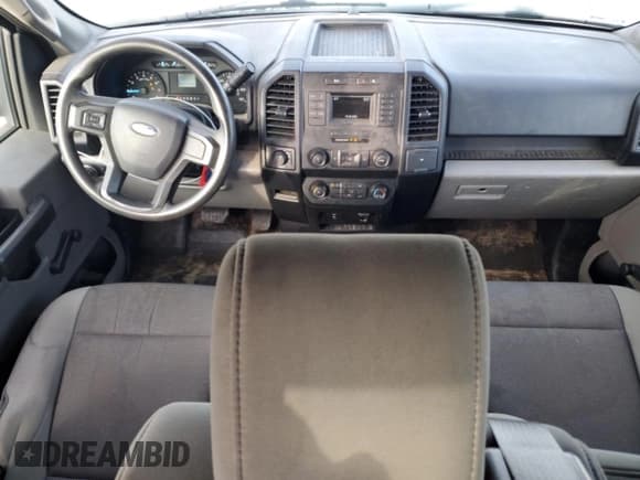 ✅ 2019 Ford F-150 XL • VIN: 1FTEX1EB2KKC69352 • Lot: 89796325. Wystawiony na Copart z przebiegiem 181 946 mil. Bezpłatny archiwum sprzedaży aukcyjnych z USA i szczegółowy raport historii pojazdu na DreamBid. Zdjęcie 8.