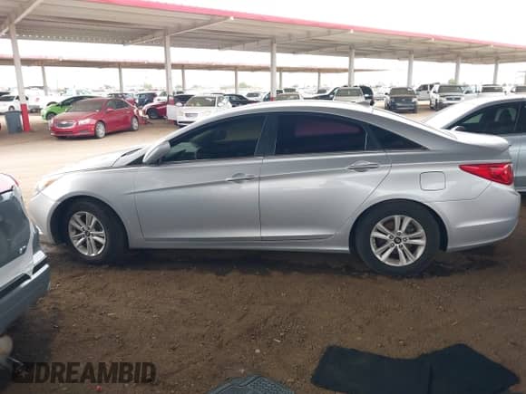 2013 Hyundai Sonata GLS с VIN 5NPEB4AC9DH731647, выставлен на аукционе IAAI как лот 43401285 с пробегом 119 476 миль миль и . История ставок и продаж доступна на DreamBid. Изображение 15.