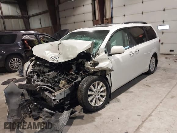 ✅ 2011 Toyota Sienna XLE • VIN: 5TDDK3DC8BS013015 • Lot: 41445174. Listed on IAAI with 127,109 mi. Free auction sales archive from the USA and detailed vehicle history report at DreamBid. Image 17.