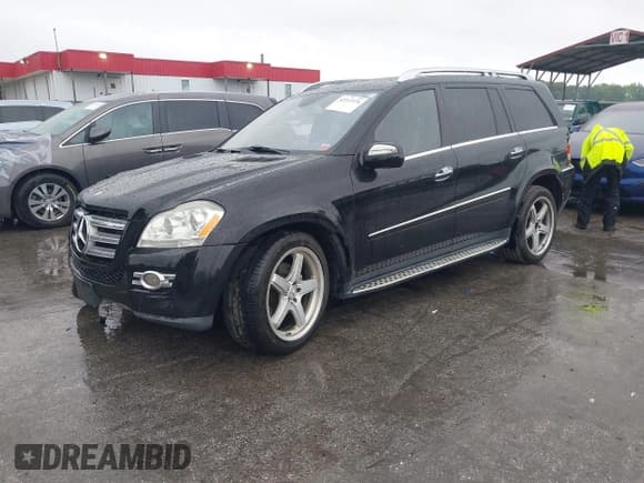 ✅ 2009 Mercedes-Benz GL 550 • VIN: 4JGBF86EX9A482939 • Lot: 42247376. Listed on IAAI with 195,526 mi. Free auction sales archive from the USA and detailed vehicle history report at DreamBid. Image 2.