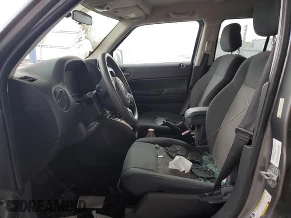 ✅ 2013 Jeep Patriot Sport • VIN: 1C4NJRBBXDD274634 • Лот: 92484125. Опубликован ранее на Copart с пробегом Не указан. Бесплатный доступ к архиву аукционных продаж из США и подробный отчёт об истории автомобиля на DreamBid. Изображение 7.