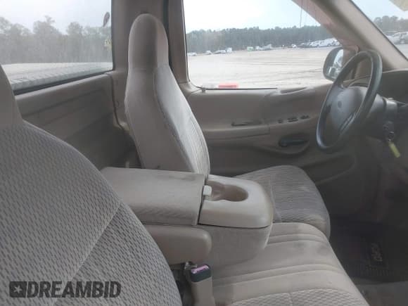 ✅ 1997 Ford F-150 • VIN: 1FTDF1762VNC69885 • Lot: 41845528. Wystawiony na IAAI z przebiegiem 181 385 mil. Bezpłatny archiwum sprzedaży aukcyjnych z USA i szczegółowy raport historii pojazdu na DreamBid. Zdjęcie 5.